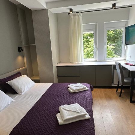 Soin Rooms Tirana Esterno foto