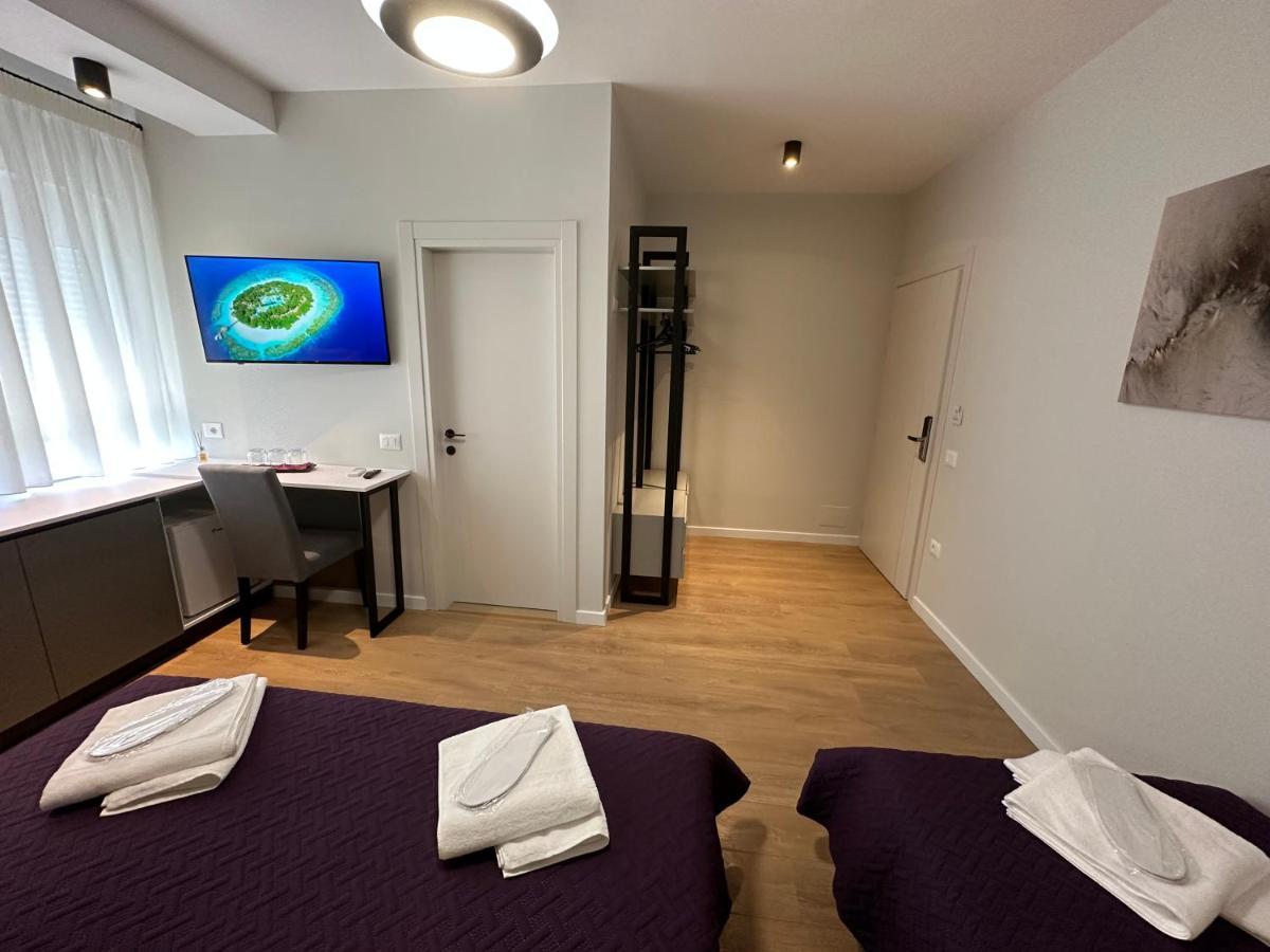 Soin Rooms Tirana Esterno foto