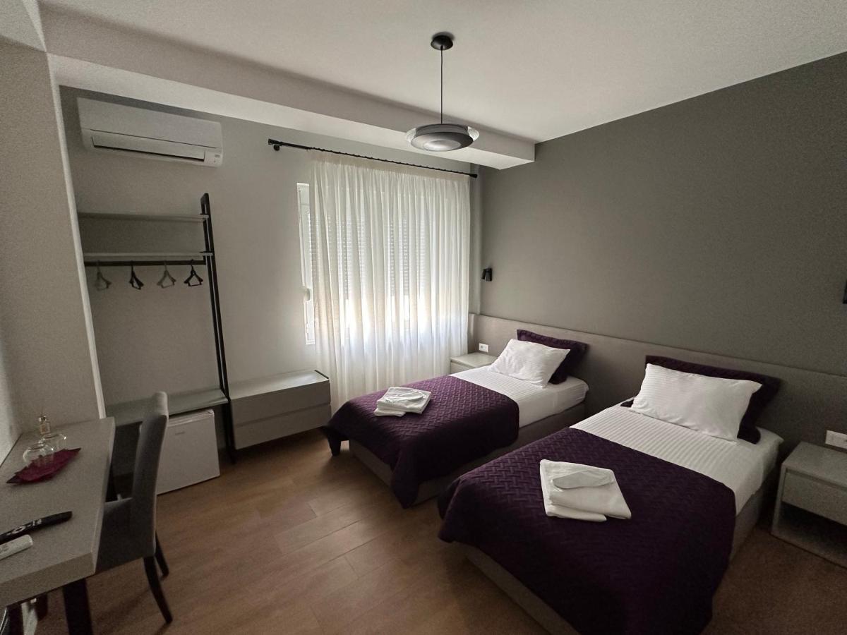 Soin Rooms Tirana Esterno foto