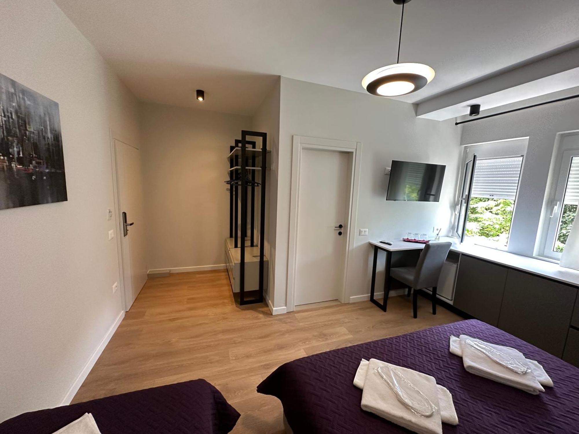 Soin Rooms Tirana Esterno foto