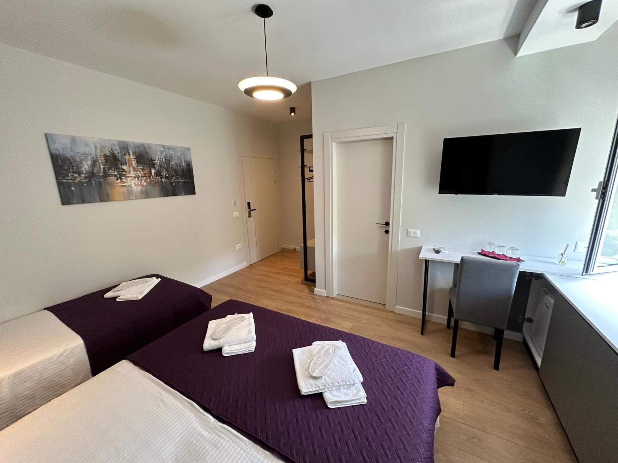 Soin Rooms Tirana Esterno foto